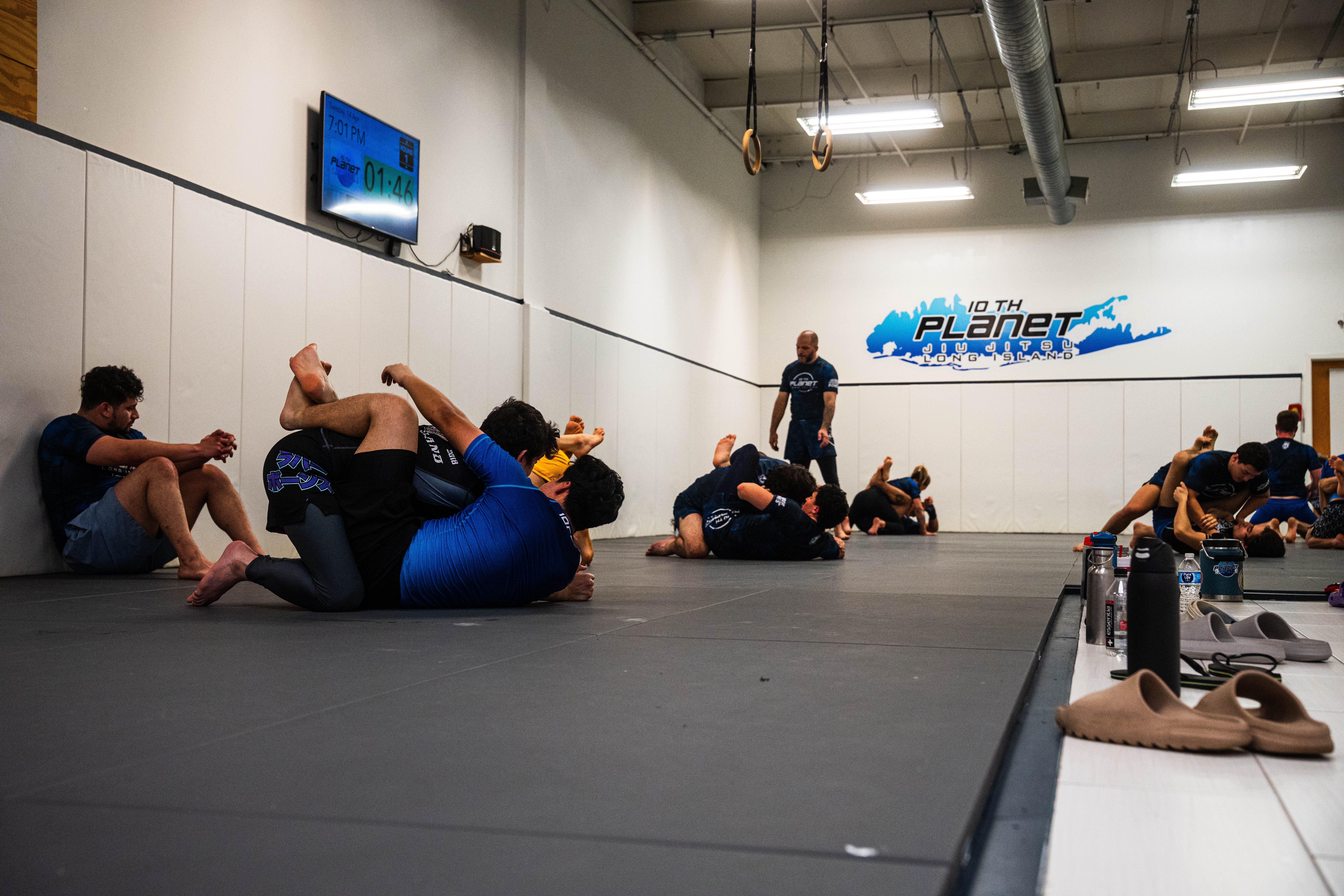 Weekly jiu-jitsu class schedule at 10PLI